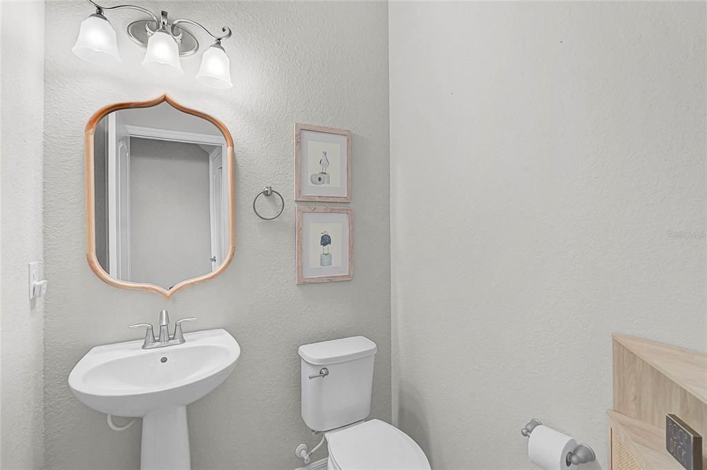 For Sale: $869,000 (5 beds, 4 baths, 3318 Square Feet)