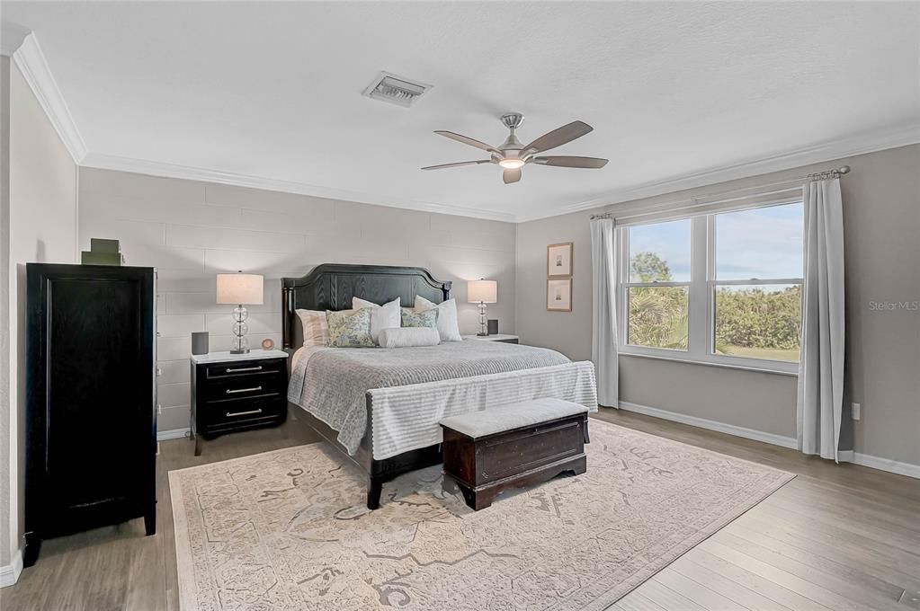For Sale: $869,000 (5 beds, 4 baths, 3318 Square Feet)