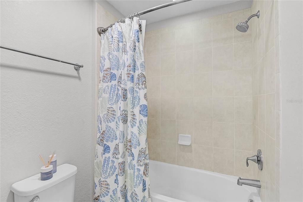 For Sale: $869,000 (5 beds, 4 baths, 3318 Square Feet)