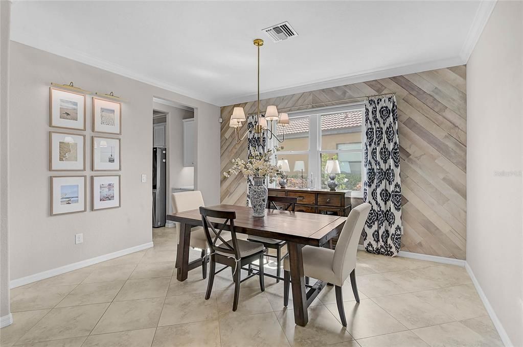 For Sale: $869,000 (5 beds, 4 baths, 3318 Square Feet)