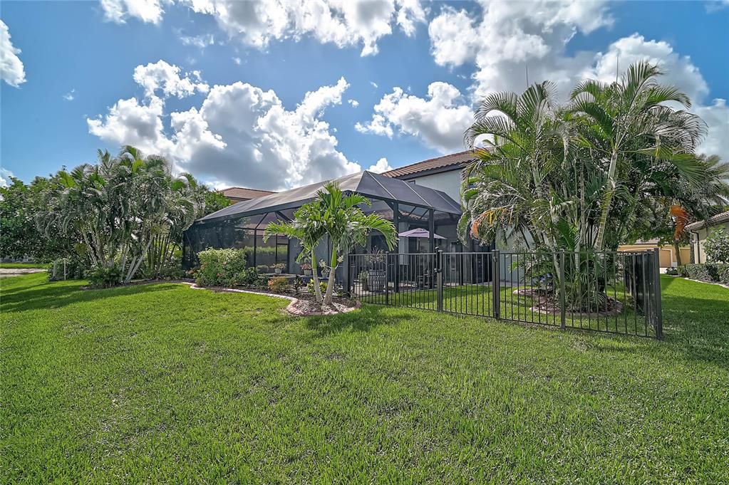 For Sale: $869,000 (5 beds, 4 baths, 3318 Square Feet)