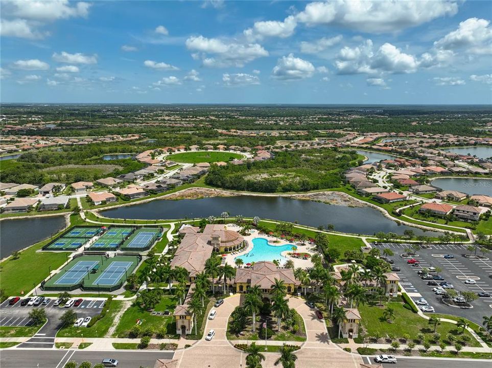 For Sale: $869,000 (5 beds, 4 baths, 3318 Square Feet)