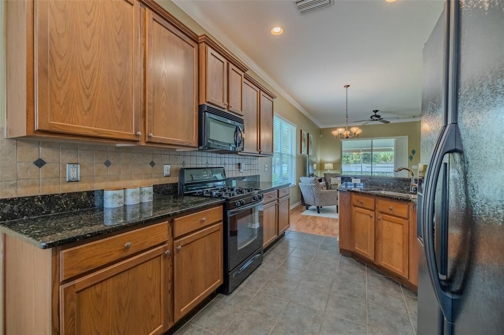 For Sale: $318,900 (2 beds, 2 baths, 1455 Square Feet)