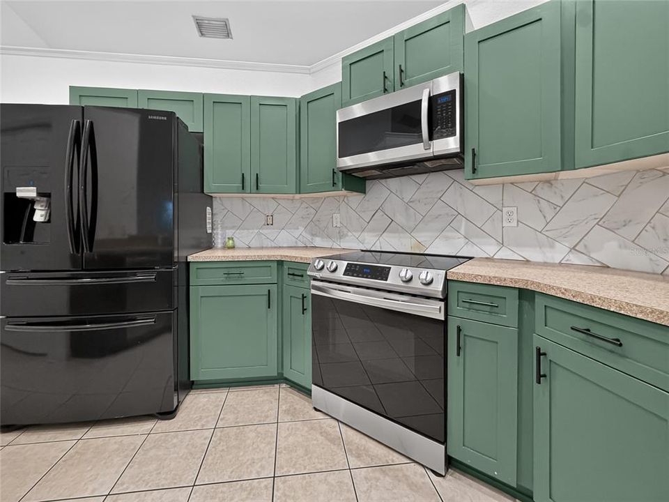 На продажу: $329,900 (3 спален, 2 ванн, 2181 Квадратных фут)