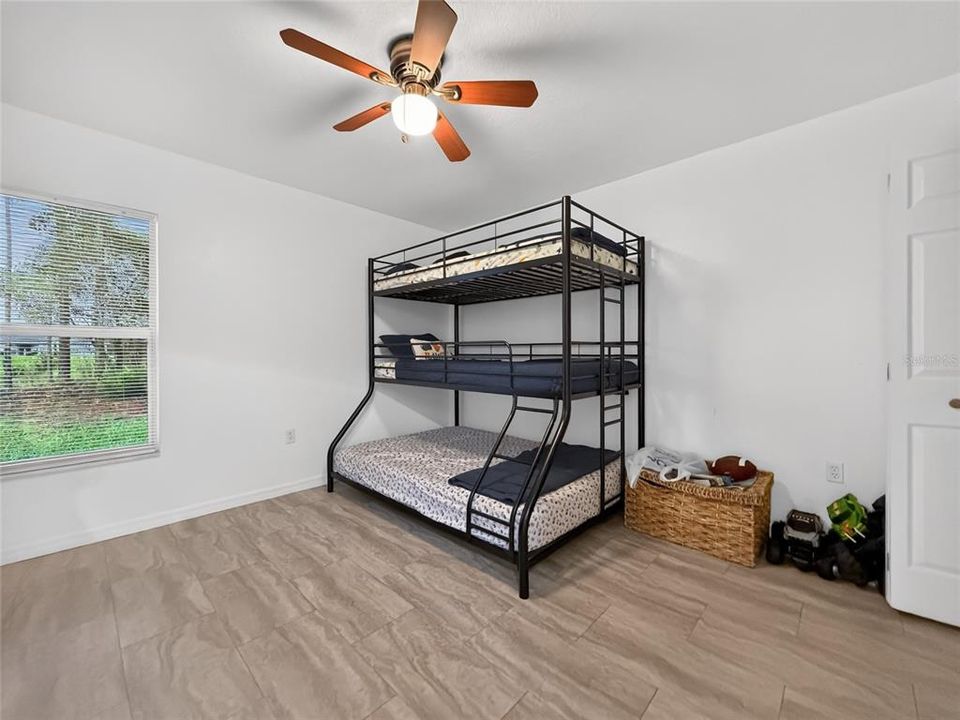 На продажу: $329,900 (3 спален, 2 ванн, 2181 Квадратных фут)