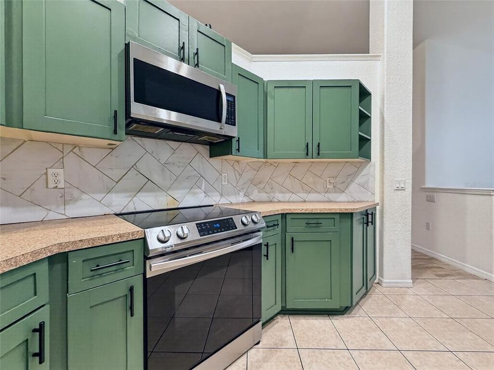 На продажу: $329,900 (3 спален, 2 ванн, 2181 Квадратных фут)