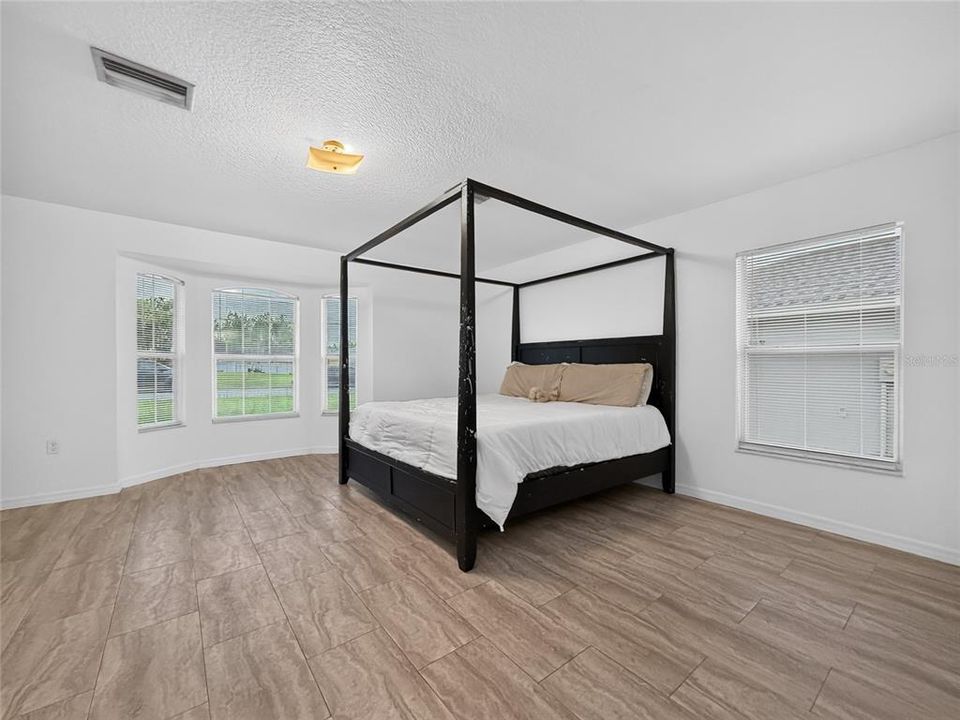На продажу: $329,900 (3 спален, 2 ванн, 2181 Квадратных фут)