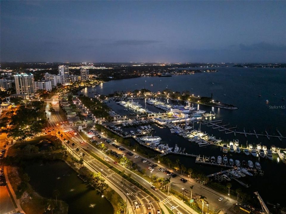 На продажу: $749,000 (2 спален, 2 ванн, 1475 Квадратных фут)