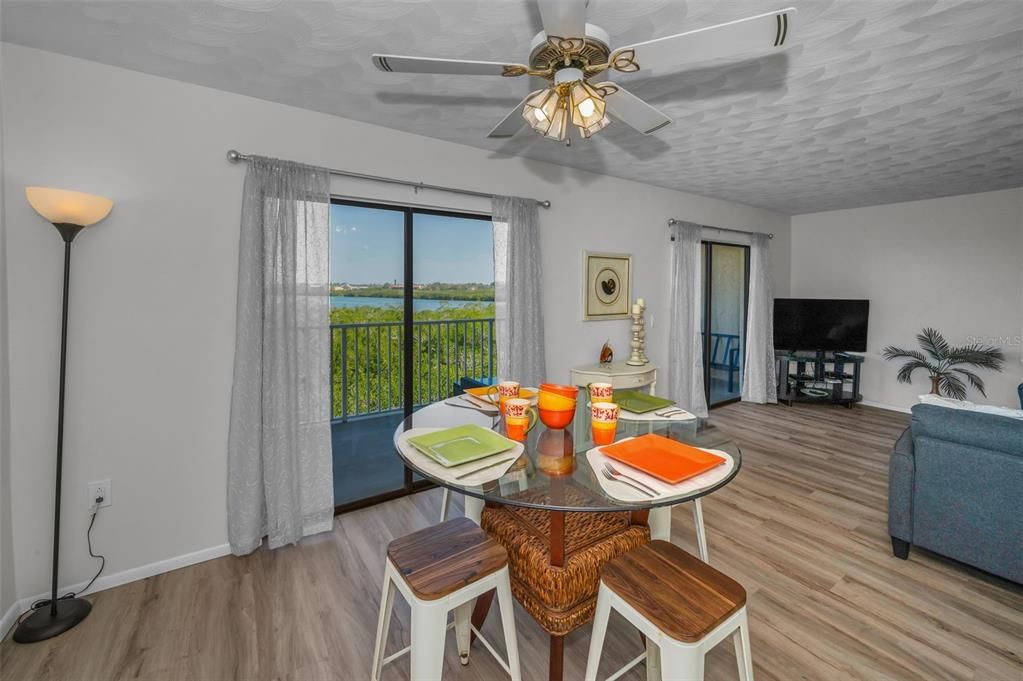 En Venta: $478,000 (2 camas, 2 baños, 1225 Pies cuadrados)
