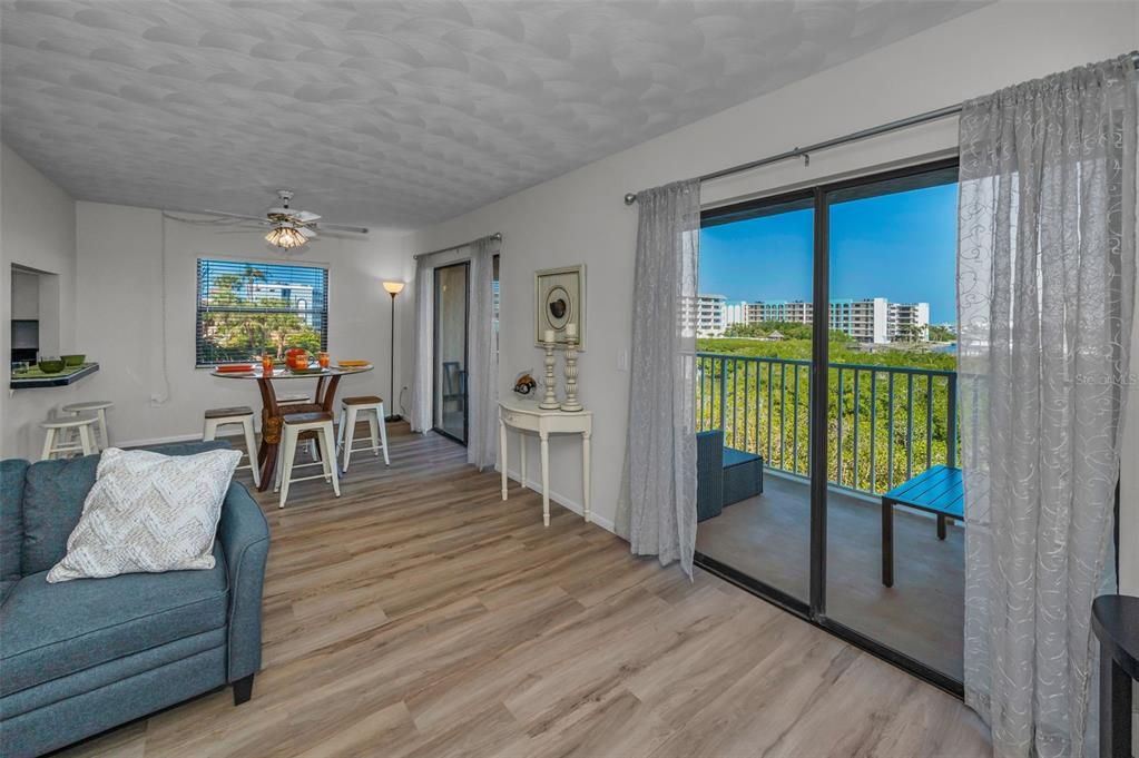 En Venta: $478,000 (2 camas, 2 baños, 1225 Pies cuadrados)