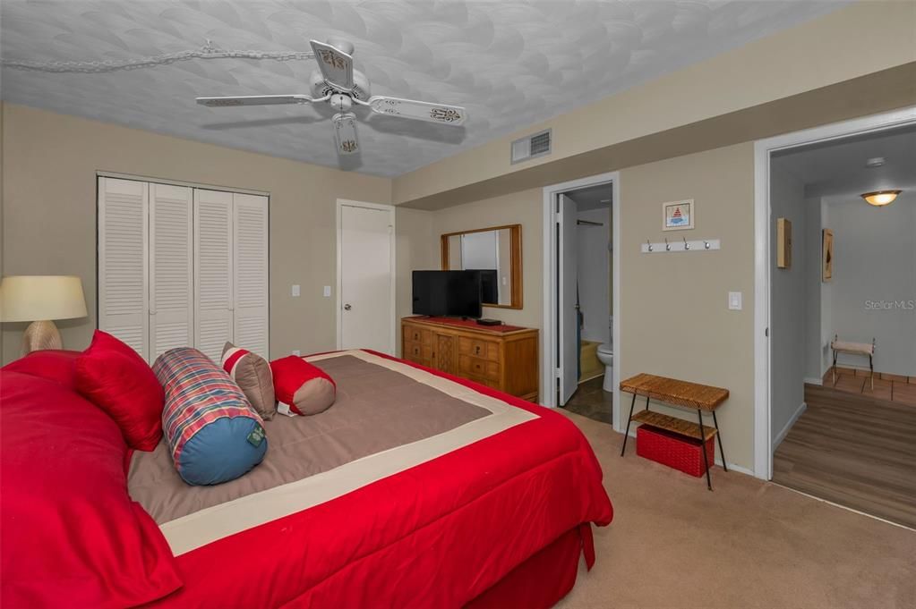 En Venta: $478,000 (2 camas, 2 baños, 1225 Pies cuadrados)