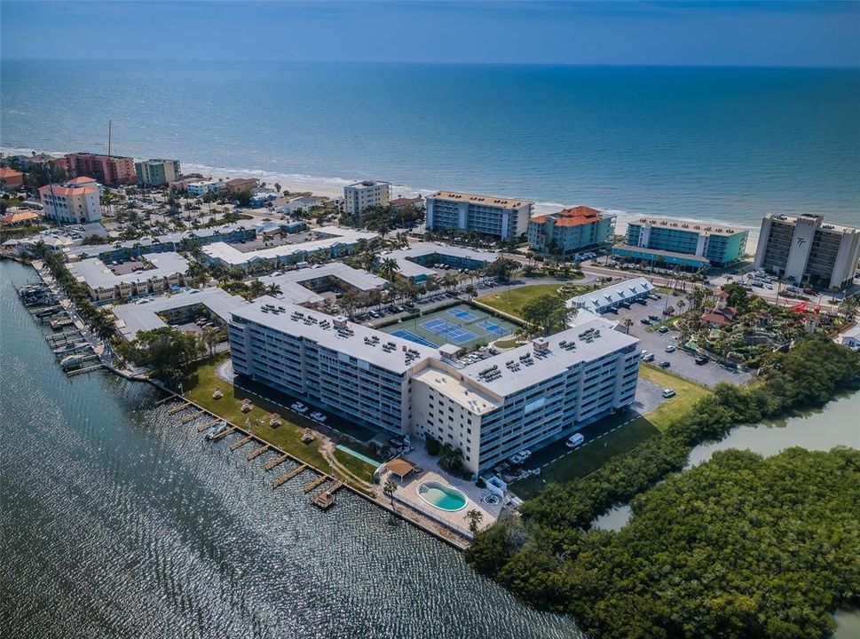 En Venta: $478,000 (2 camas, 2 baños, 1225 Pies cuadrados)