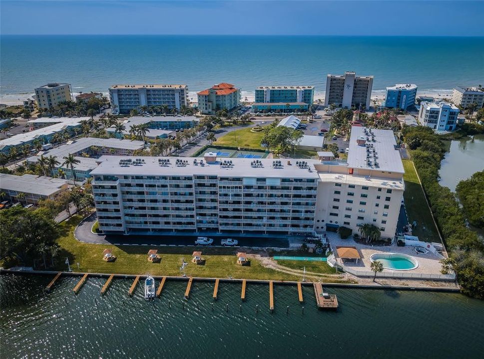 En Venta: $478,000 (2 camas, 2 baños, 1225 Pies cuadrados)