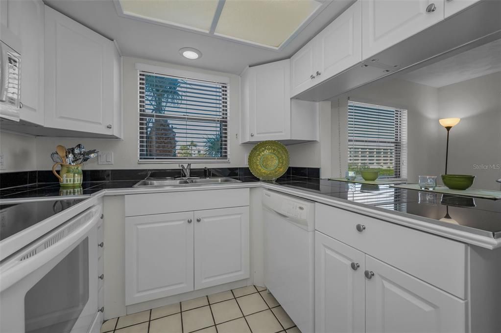 En Venta: $478,000 (2 camas, 2 baños, 1225 Pies cuadrados)