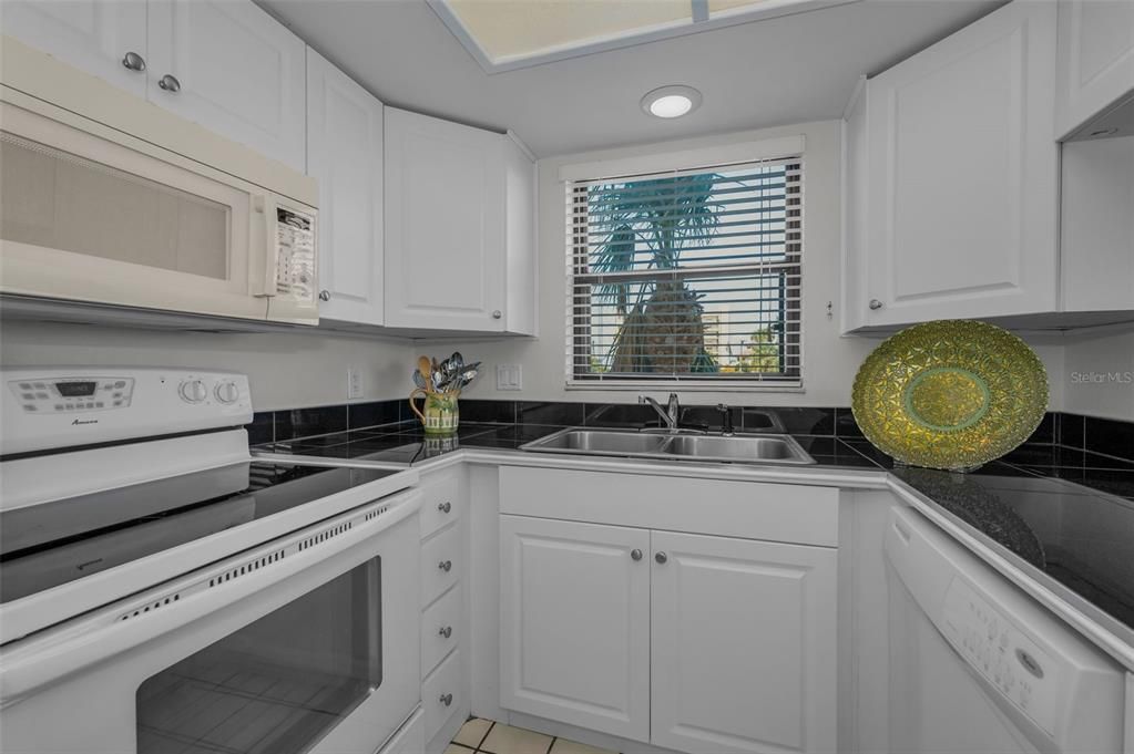 En Venta: $478,000 (2 camas, 2 baños, 1225 Pies cuadrados)