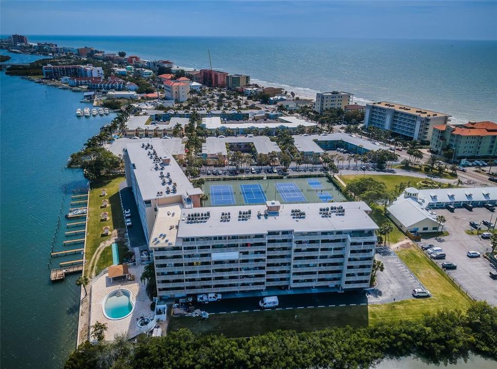 En Venta: $478,000 (2 camas, 2 baños, 1225 Pies cuadrados)