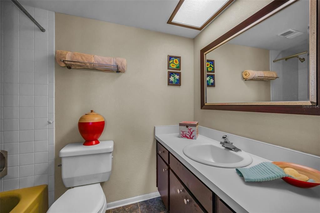 En Venta: $478,000 (2 camas, 2 baños, 1225 Pies cuadrados)
