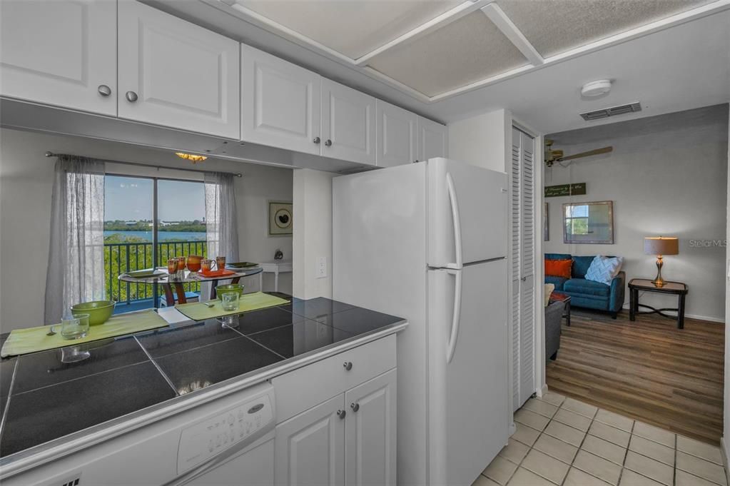 En Venta: $478,000 (2 camas, 2 baños, 1225 Pies cuadrados)