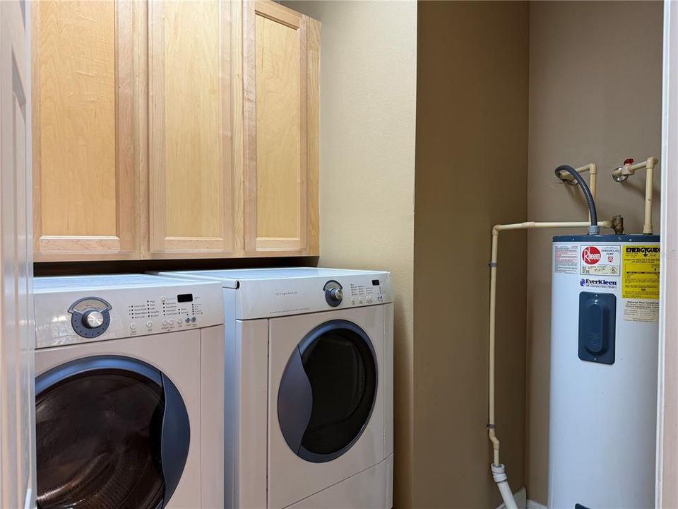 На продажу: $399,900 (2 спален, 2 ванн, 1155 Квадратных фут)
