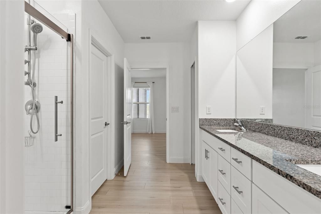 В аренду: $4,500 (5 спален, 2 ванн, 2896 Квадратных фут)