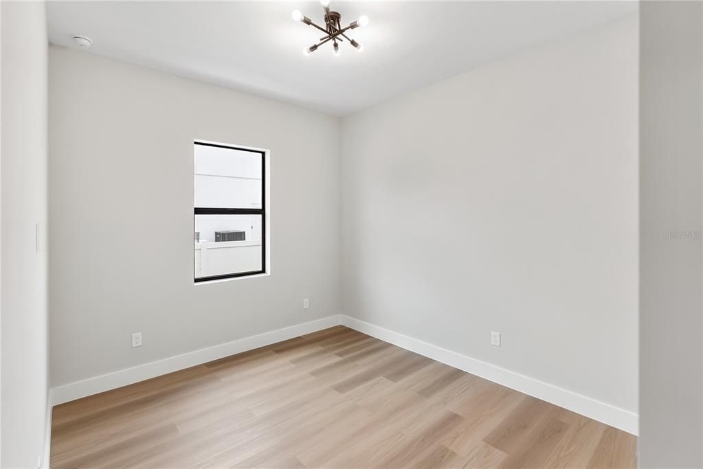 En Venta: $529,900 (4 camas, 2 baños, 1857 Pies cuadrados)