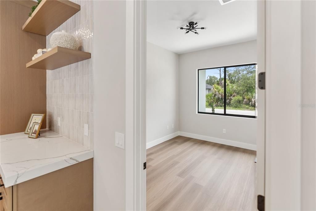 En Venta: $529,900 (4 camas, 2 baños, 1857 Pies cuadrados)