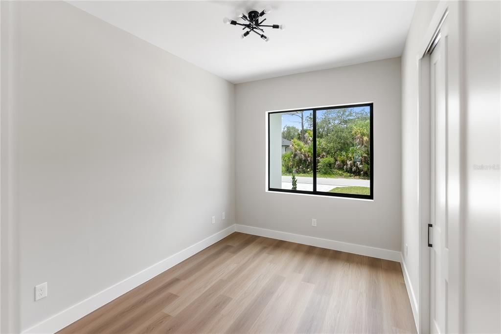 En Venta: $529,900 (4 camas, 2 baños, 1857 Pies cuadrados)