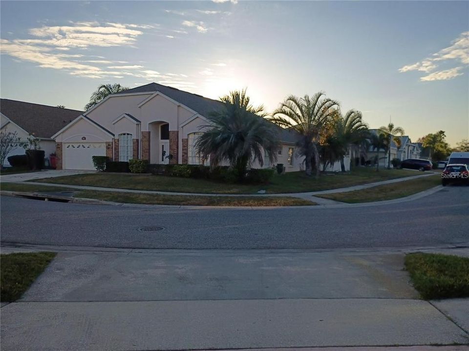 For Rent: $3,100 (4 beds, 3 baths, 2598 Square Feet)