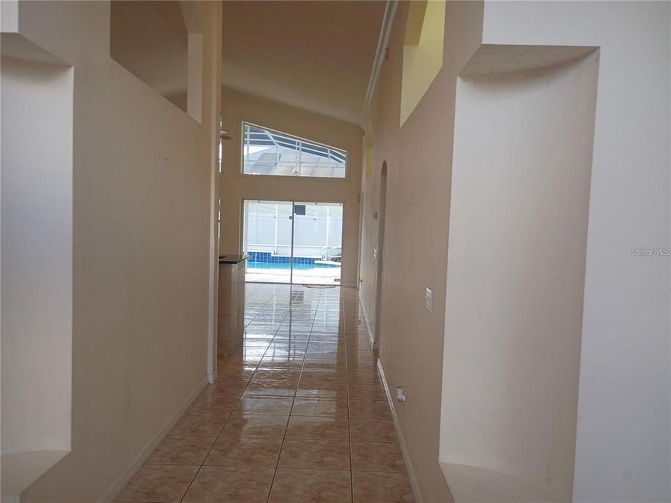 For Rent: $3,100 (4 beds, 3 baths, 2598 Square Feet)