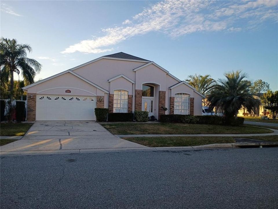 For Rent: $3,100 (4 beds, 3 baths, 2598 Square Feet)