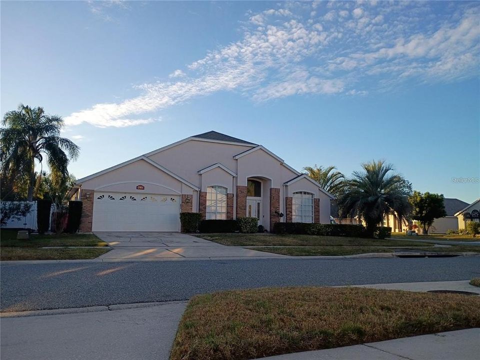 For Rent: $3,100 (4 beds, 3 baths, 2598 Square Feet)