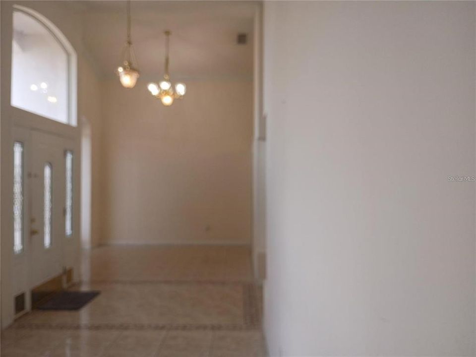 For Rent: $3,100 (4 beds, 3 baths, 2598 Square Feet)