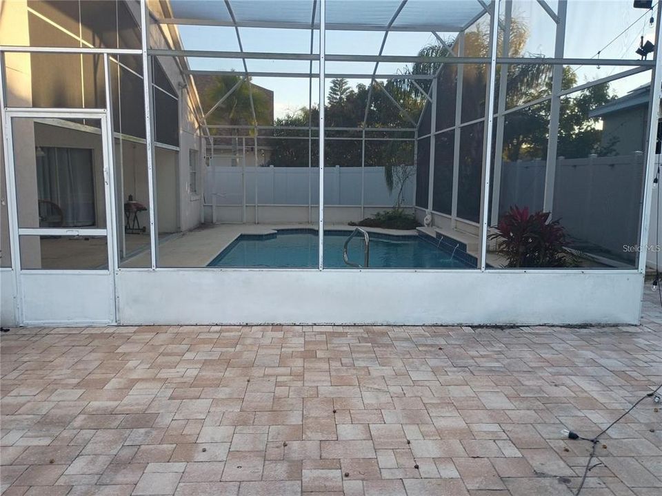 For Rent: $3,100 (4 beds, 3 baths, 2598 Square Feet)