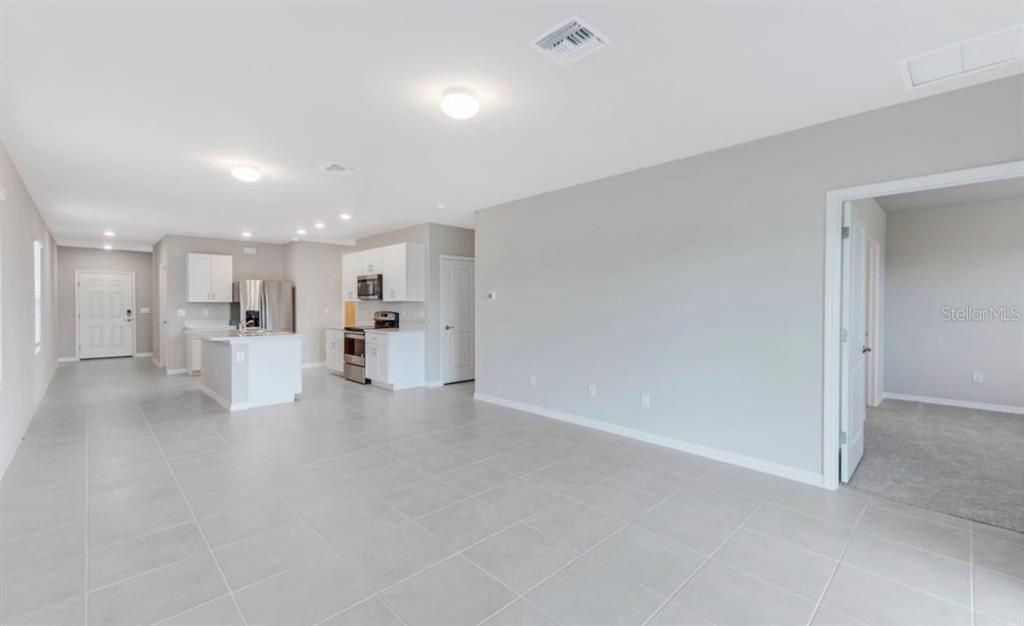 En Venta: $295,000 (3 camas, 2 baños, 1427 Pies cuadrados)