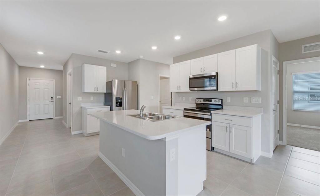 En Venta: $295,000 (3 camas, 2 baños, 1427 Pies cuadrados)