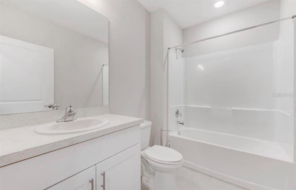 En Venta: $295,000 (3 camas, 2 baños, 1427 Pies cuadrados)