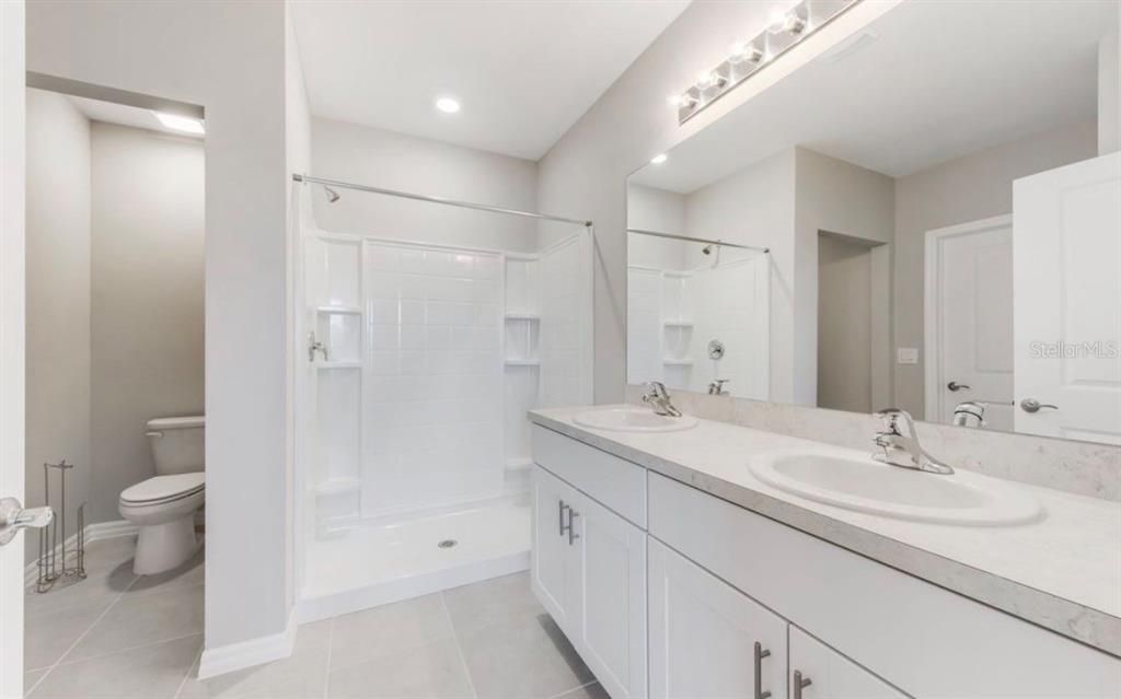 En Venta: $295,000 (3 camas, 2 baños, 1427 Pies cuadrados)