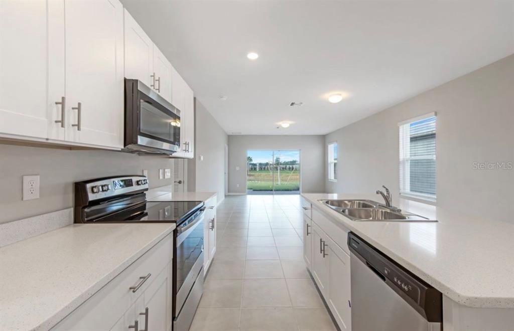 En Venta: $295,000 (3 camas, 2 baños, 1427 Pies cuadrados)