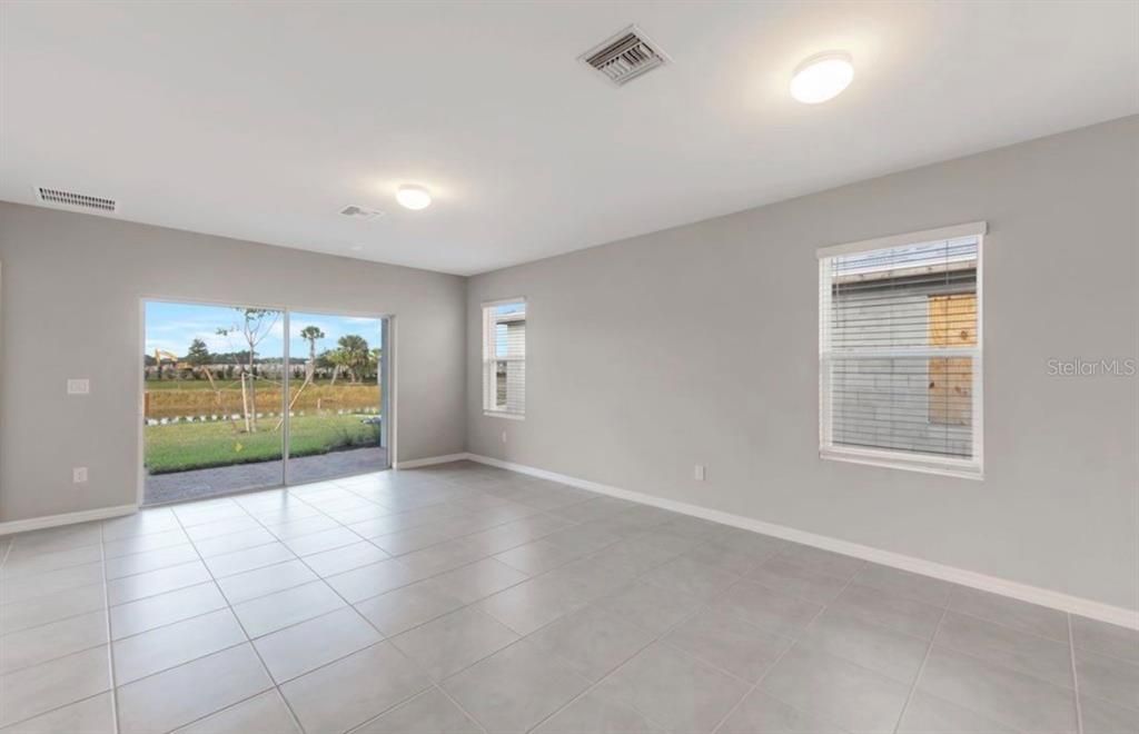 En Venta: $295,000 (3 camas, 2 baños, 1427 Pies cuadrados)