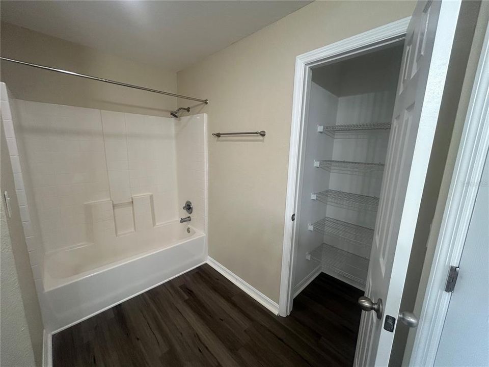 В аренду: $2,000 (3 спален, 2 ванн, 1699 Квадратных фут)