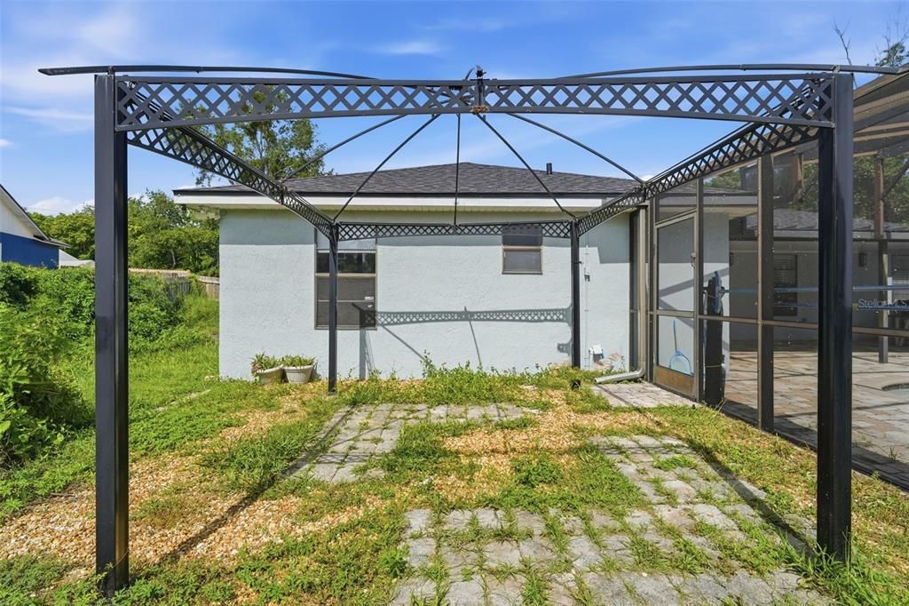 На продажу: $329,900 (3 спален, 2 ванн, 1352 Квадратных фут)