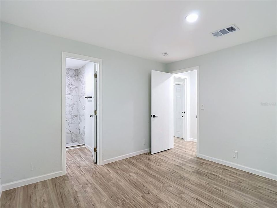 En Venta: $280,000 (2 camas, 2 baños, 832 Pies cuadrados)