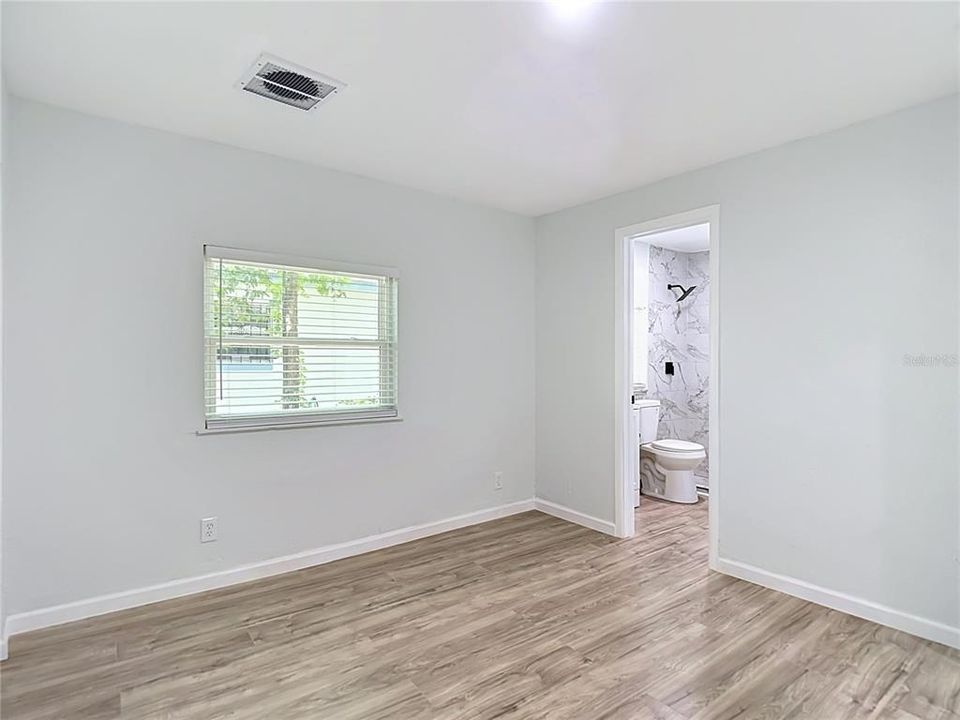 En Venta: $280,000 (2 camas, 2 baños, 832 Pies cuadrados)