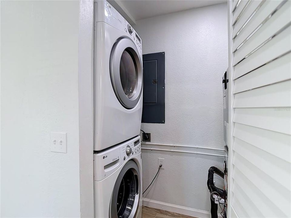 En Venta: $280,000 (2 camas, 2 baños, 832 Pies cuadrados)