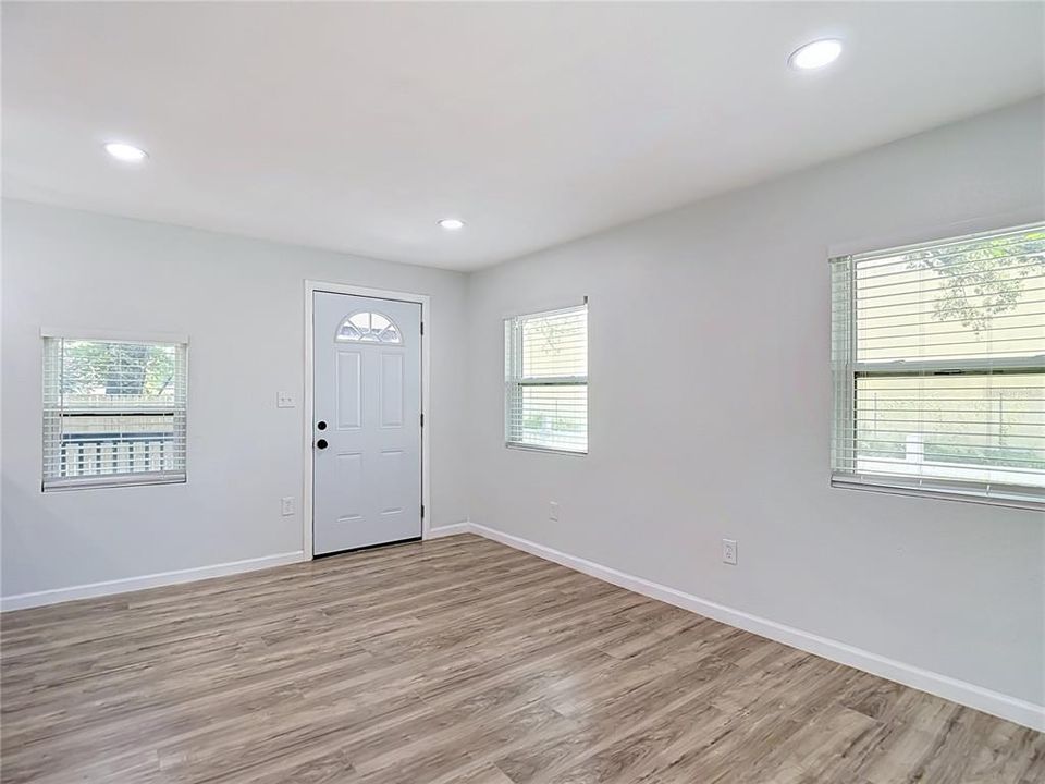En Venta: $280,000 (2 camas, 2 baños, 832 Pies cuadrados)
