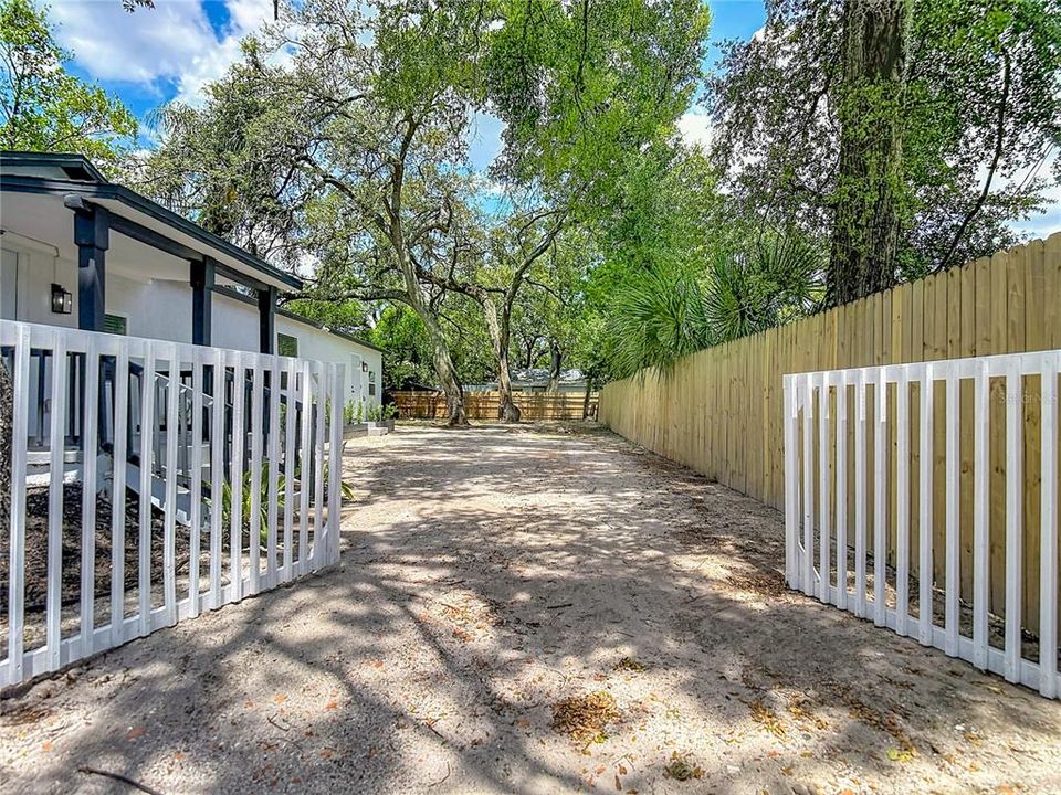 En Venta: $280,000 (2 camas, 2 baños, 832 Pies cuadrados)