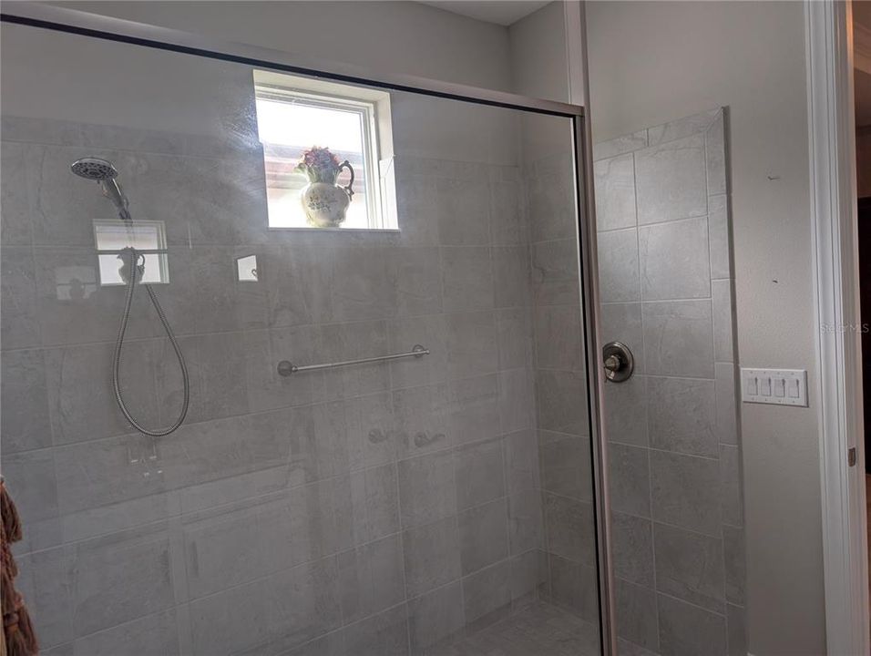 Active With Contract: $420,000 (2 beds, 2 baths, 1988 Square Feet)