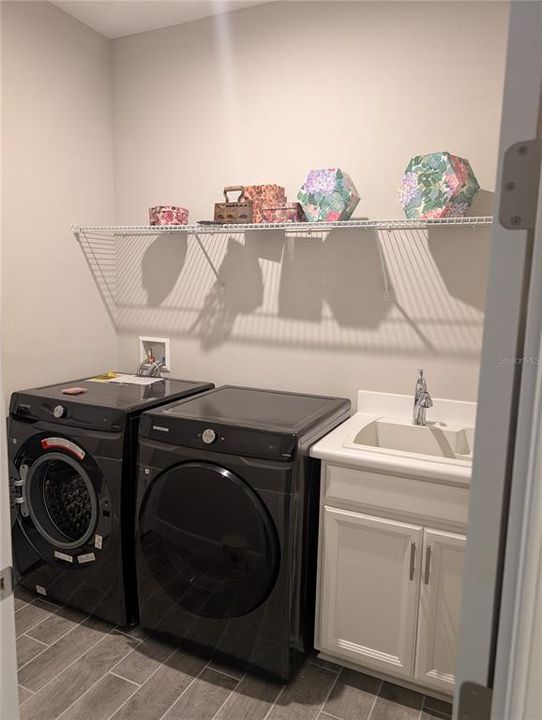 Active With Contract: $420,000 (2 beds, 2 baths, 1988 Square Feet)