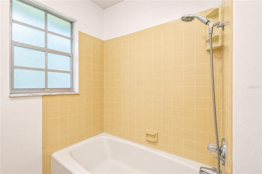 En Venta: $224,900 (3 camas, 2 baños, 1725 Pies cuadrados)