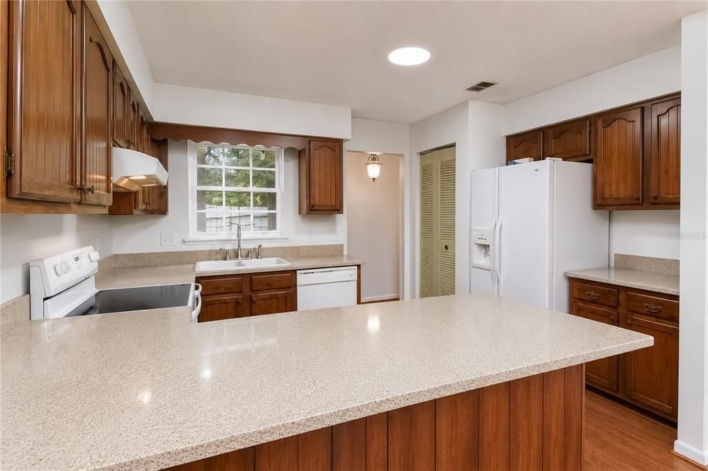 En Venta: $224,900 (3 camas, 2 baños, 1725 Pies cuadrados)